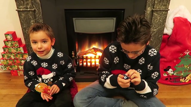 On mange du STICK à LÈVRES - - CALENDRIER DE L'AVENT SURPRISE - JOUR 8