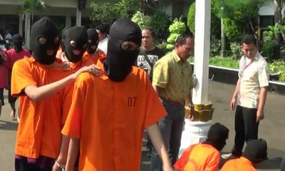 Polisi Bekuk 11 Anggota Geng Motor Spesialis Begal di Bekasi