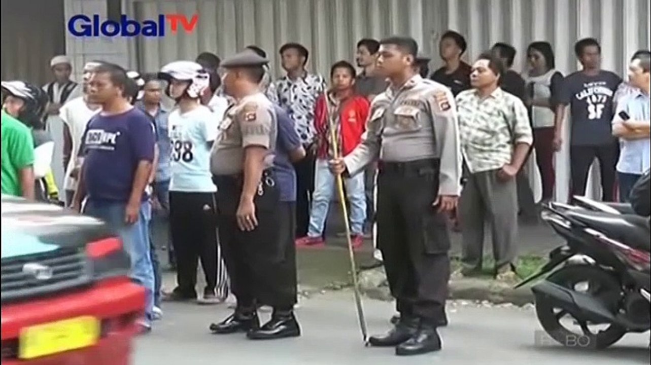 Warga Panik Keberadaan Ular Phyton Ditengah Kota