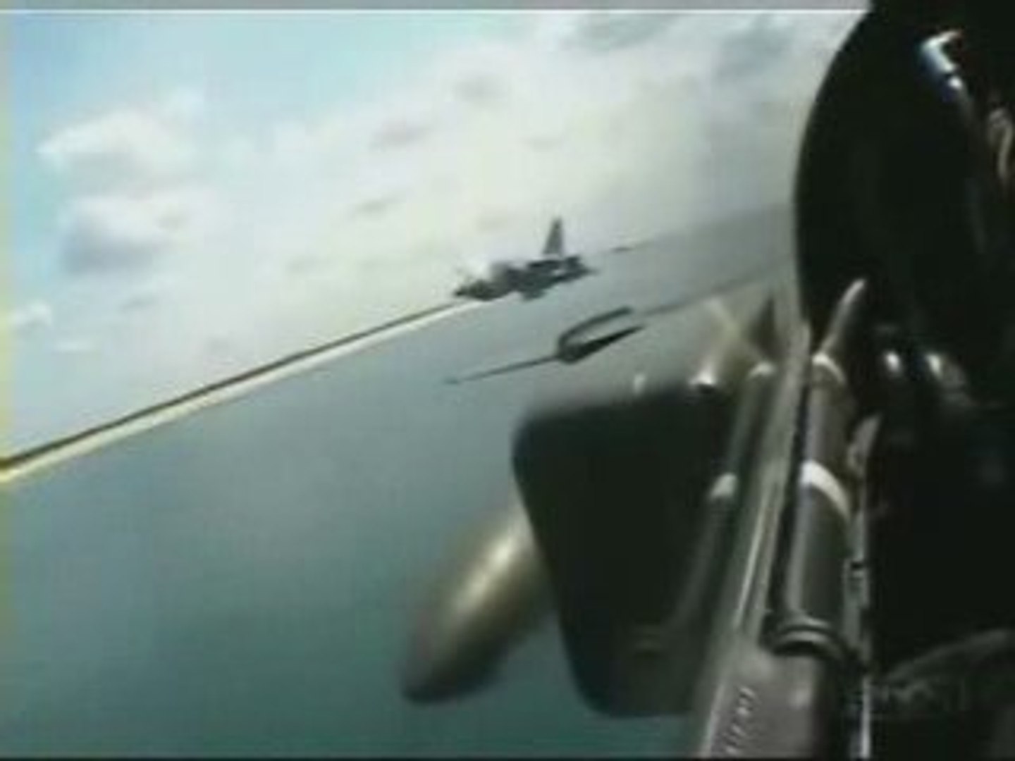 ⁣French in flight   (Blink 182 - Adam's song)