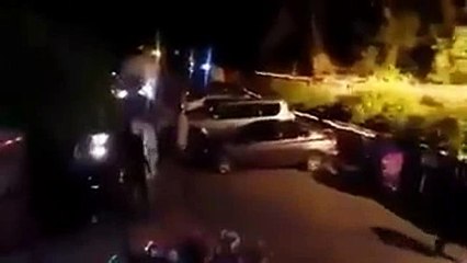 Imran Khan walks in a local restaurant without any protocol ...