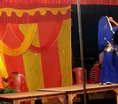 Billi me killi laga ke hilail rajAji bhojpuri hot arkestra..