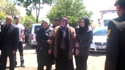 Download Video: Ağrı'daki Terör Operasyonu - Şehit Jandarma Uzman Çavuş Yavuz Bayram'ın Cenazesi Toprağa Verildi