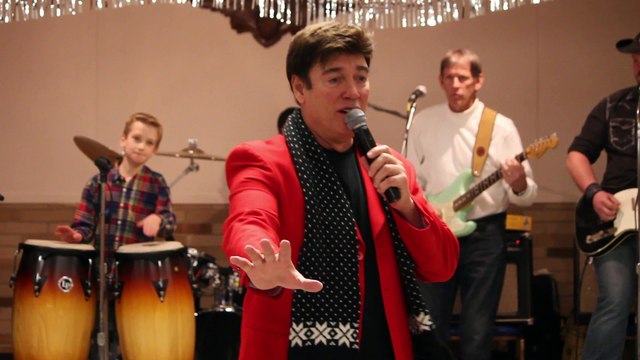 Ronnie McDowell performs 'Older Women' Maryland Feb 2016