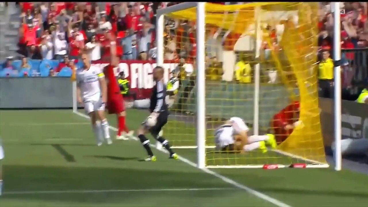 TOP 5   LOS MEJORES GOLES CON EL EXTERIOR DEL MUNDO