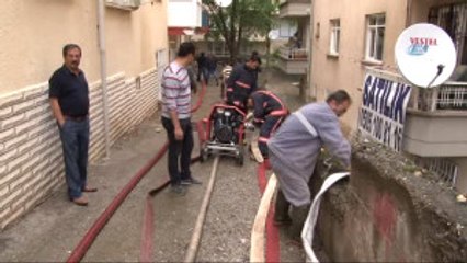 Başkent'te Ev ve İşyerlerini Su Bastı