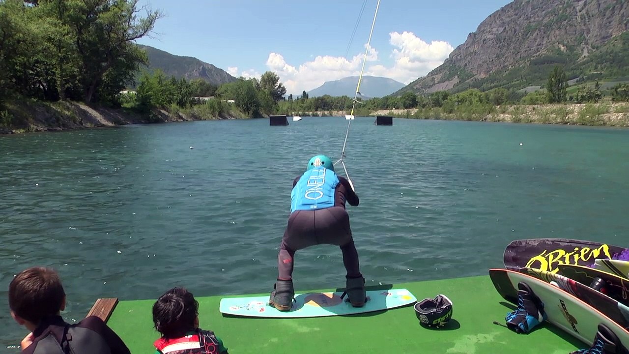 Hautes-Alpes : Un week-end sportif au wakepark des 3 lacs à Rochebrune