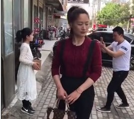 As Larki ki to khoob besti ho gai - hahahaha