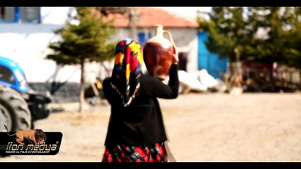 KIRŞEHİRLİ AHMET ASLAN KARA GÖZLERİNLE BENİ KANDIRDIN Lİon Medya 2017 Klipleri İşaret Dili