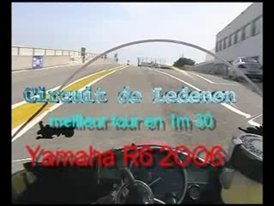 Yamaha R6 sur Ledenon(ce mec est fou!)