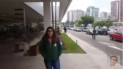 Feminista xinga Bolsonaro e passa vergonha