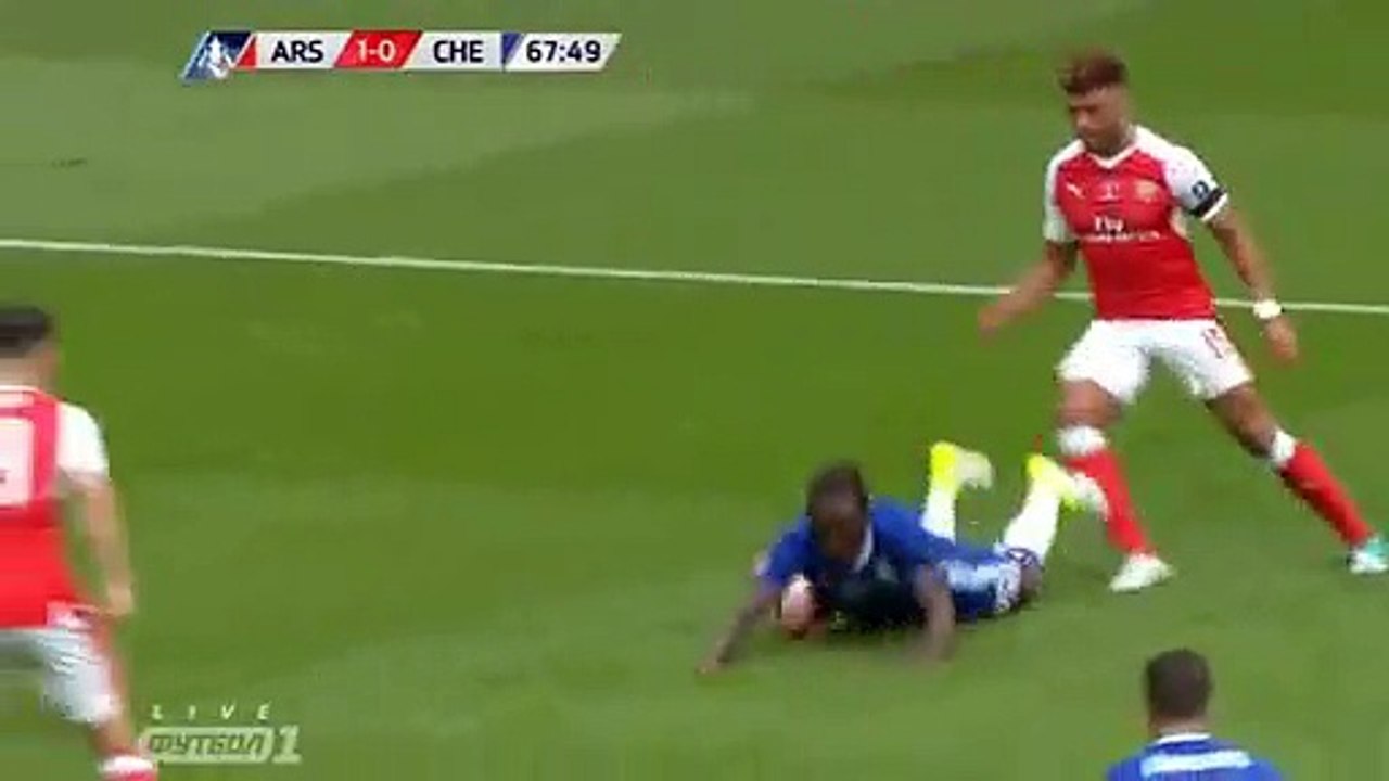 Victor Moses (Unsportsmanlike conduct) Red Card HD - Arsenal 1-0 Chelsea 27.05.2017 (1)