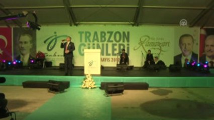 Içişleri Bakanı Soylu, "Trabzon Günleri" Etkinliğinde Vatandaşlarla Iftar Yaptı (1)