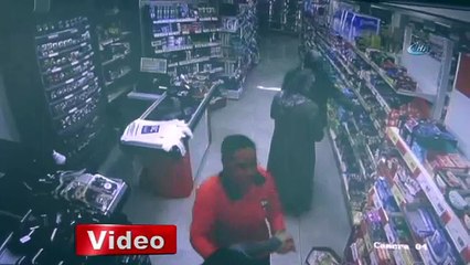 Depreme aldırış etmeden alışverişe devam ettiler