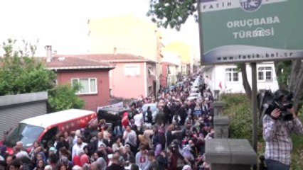 Oruç Baba Türbesi'nde Iftar - Istanbul