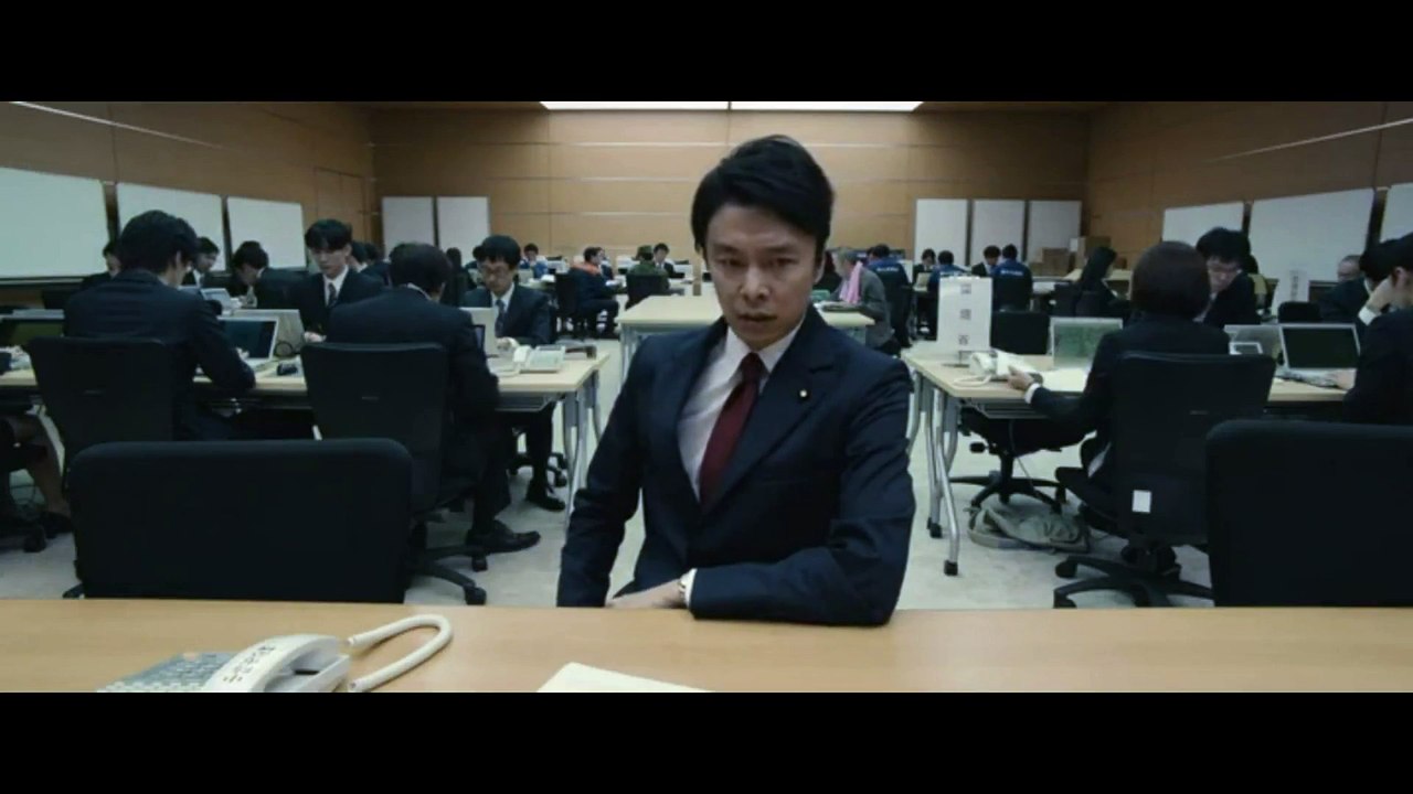 TRASH! WAS NACHTS BEIM FILMSCHAUEN PASSIEREN KANN! MIT LAILA AI! TRASH!