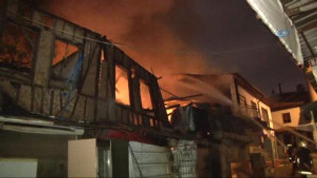 İtfaiye Meydanı Alevlere Teslim Oldu