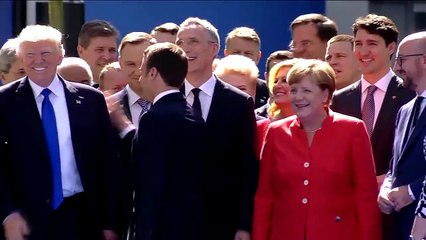 Les poignées de main très commentées de Trump et Macron