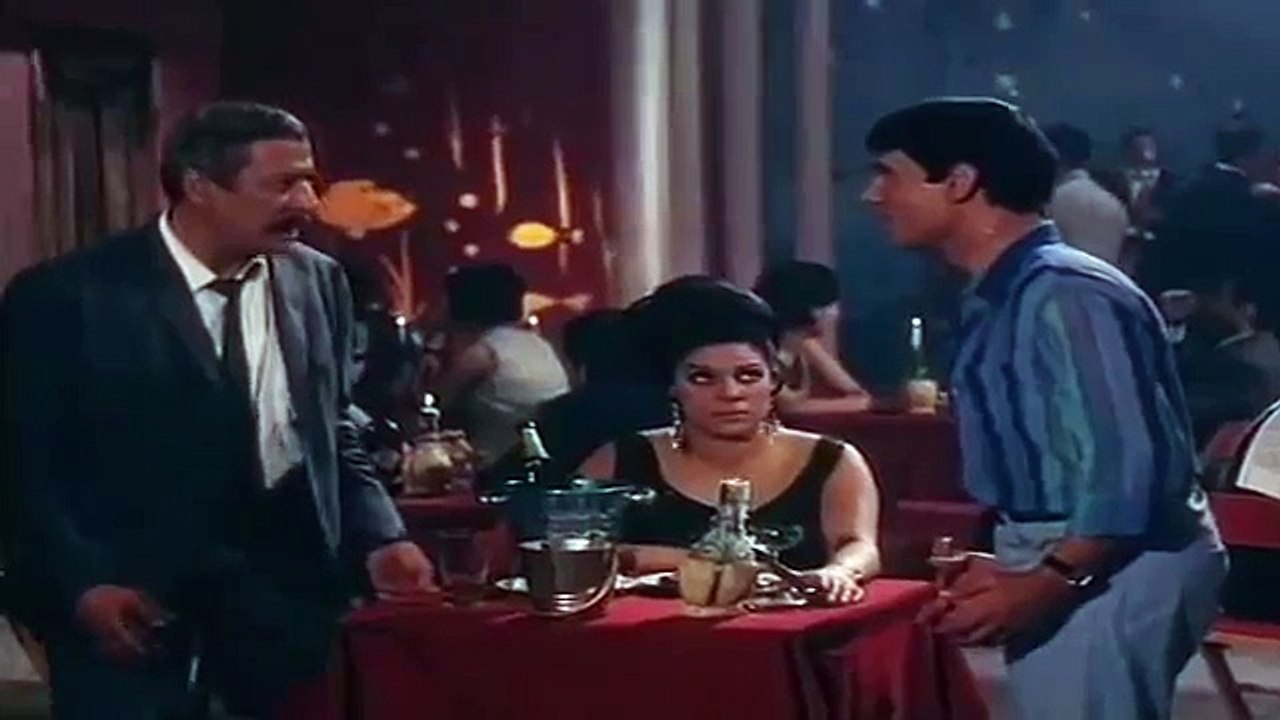 مشهد عماد حمدى وعبد الحليم حافظ (آخر مشهد) - أبي فوق الشجرة 1969