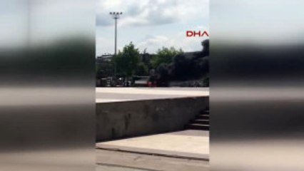 Adapazarı Kamyoneti Ateşe Verdi