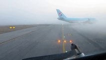 Atterrissage d'un avion sans rien voir en mode automatique !!