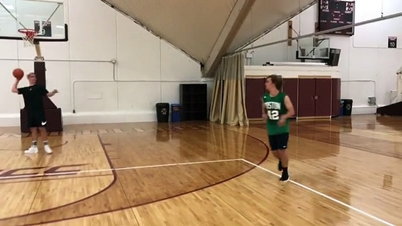 Antoine Griezmann enchaîne les paniers à trois points !