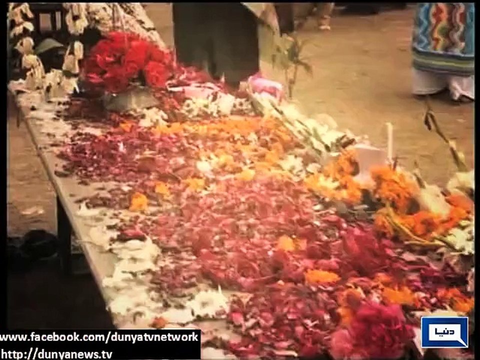 Peshawar- Mothers Of Innocent Martyrs Hold Back Imran Khan At Army Public School