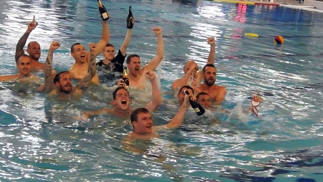 La joie des Tournaisiens après la victoire en finale de Coupe de Belgique contre Mouscron 2