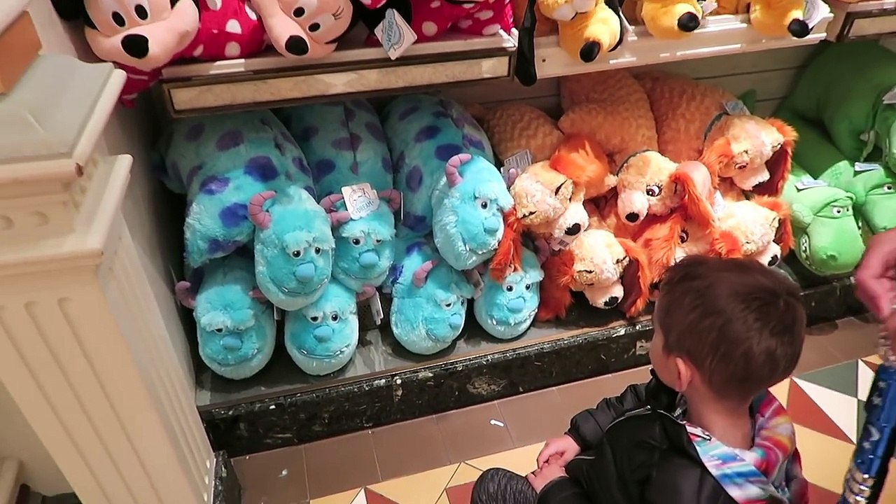 VLOG - SHOPPING MAGIQUE à DISNEY VILLAGE - Haul Disneyland Paris