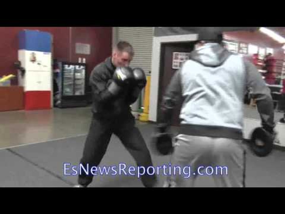 He looks just like Terminator - Virgilijus Stapulionis - EsNews Boxing