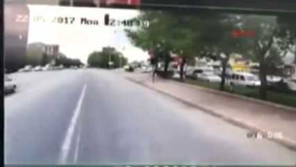 Kayseri'de Trafik Kazası Güvenlik Kamerasına Yansıdı