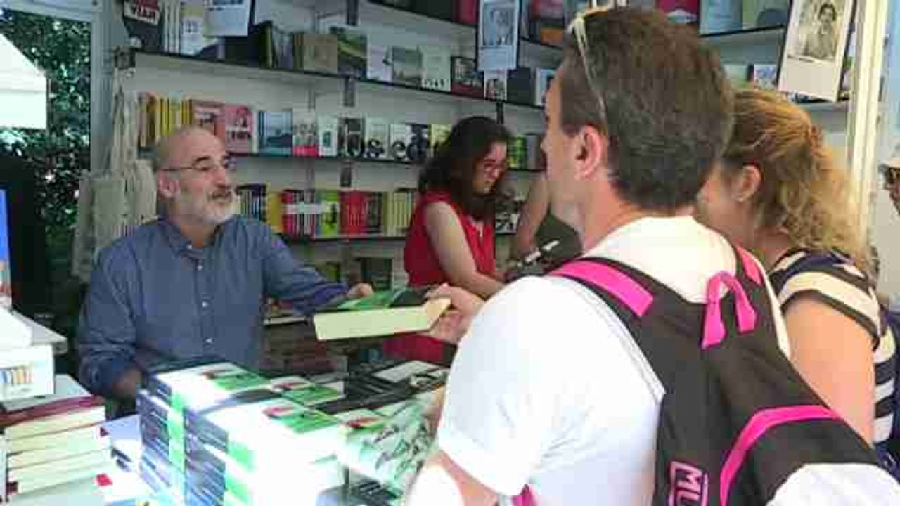 Aramburu y Redondo, aclamados protagonistas de la Feria del Libro de Madrid