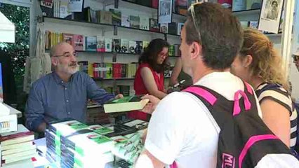 Aramburu y Redondo, aclamados protagonistas de la Feria del Libro de Madrid
