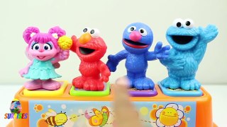 Brinquedo Pop Up Surpresa da Vila Sésamo - Disney Sesame Street Pop Up Pals Surprise Cookie Monster