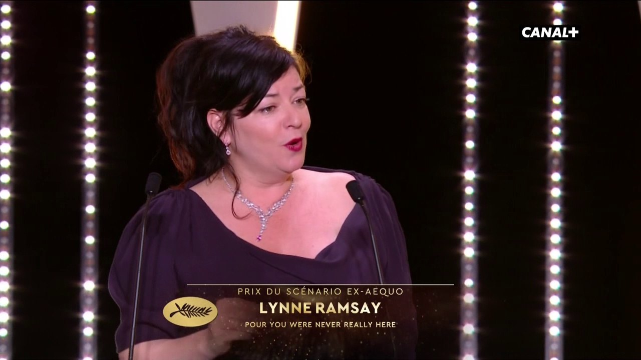 Lynne Ramsay (Prix du scénario)"Je voudrais remercier Joaquin Phoenix qui a fait de ce film ce qu'il est" - Festival de Cannes 2017