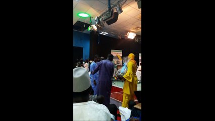 cadeaux-mouhamed-moudjtaba-diallo-femmes-ris-respectent