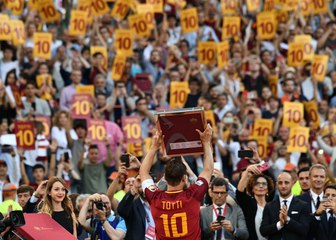 Roma-Genoa : Le tour d'honneur de Francesco Totti !