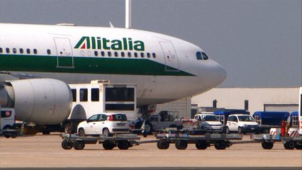 Alitalia strike grounds 200 flights