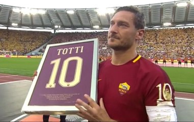 Roma : Emotion, pleurs, hommage à la légende Totti. !