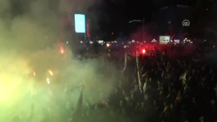 Beşiktaş Taraftarının Şampiyonluk Coşkusu (2)