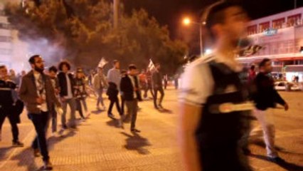 Beşiktaşlılar Şampiyonluğu Çevik Kuvvetle Kutladı