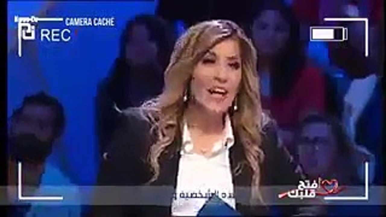 كاميرا خفية في برنامج افتح قلبك الجزائري : تونسية تشترط على زوجها الجزائري ان ينزع حذائه في الاستوديو ليفتح الستار