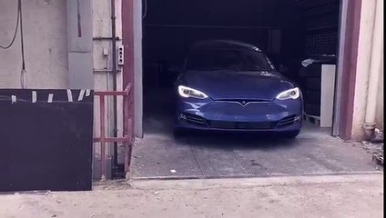 Binz.E, un Tesla Model S convertido en coche fúnebre