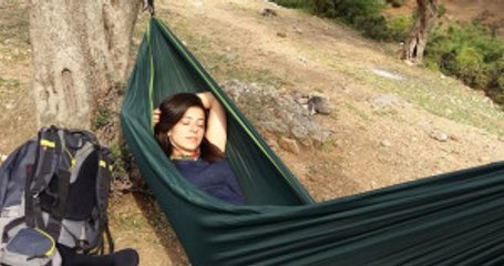 Dağlık Alanda Selfie Çeken Kadın, 10 Metreden Yere Çakılarak Can Verdi
