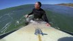 Grosse frayeur pour ce surfeur qui rencontre un requin