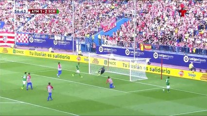 Télécharger la video: Atletico de Madrid vs world legends scholas 4-5 highlights Atletico de Madrid vs Leyendas del futbol (1)