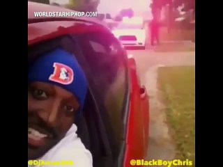 Ce fou s'échappe de 2 policiers sur la route aux USA