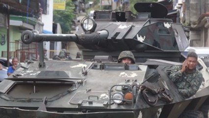 El Ejército filipino trata de rescatar a civiles en áreas tomadas por yihadistas