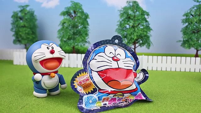 Doraemon VS Toy Story Woody Bath ball Surprise Eggs toys