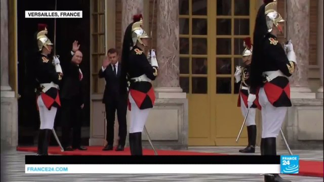 En DIRECT - Emmanuel Macron accueille Vladimir Poutine au château de Versailles